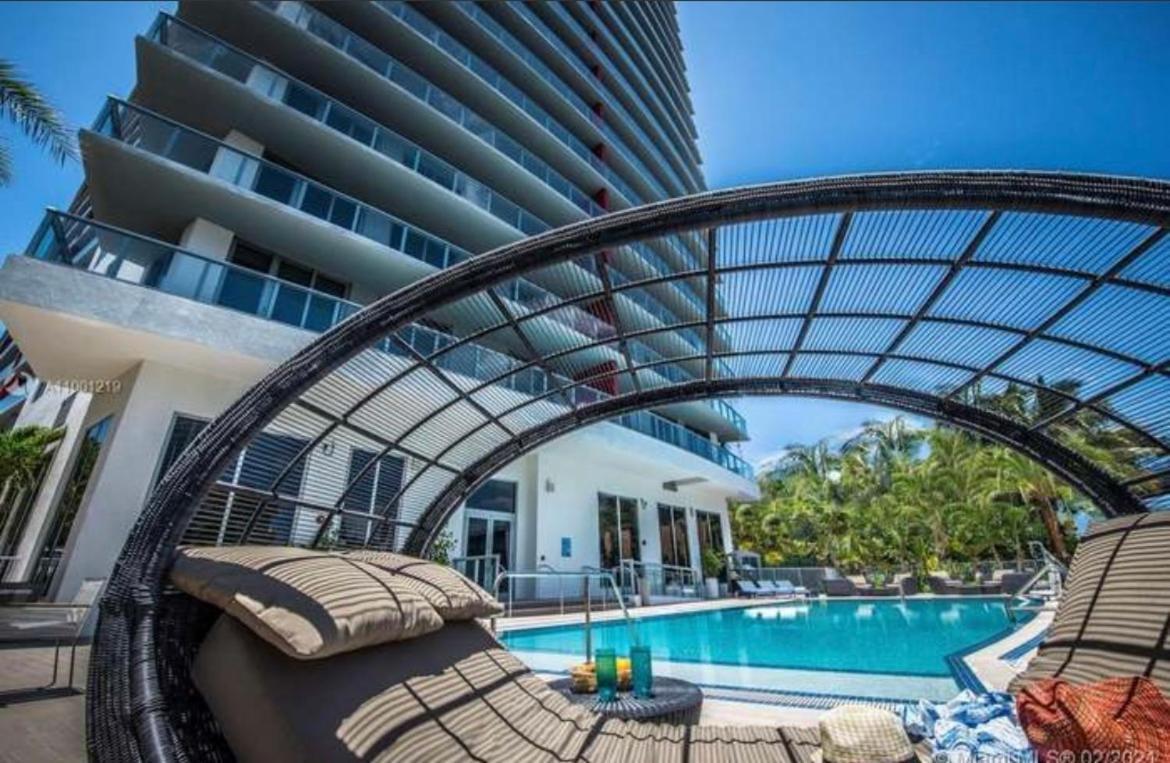 Stunning Penthouse Suite Waterfront 2Bd 2Ba Hallandale Beach Eksteriør bilde
