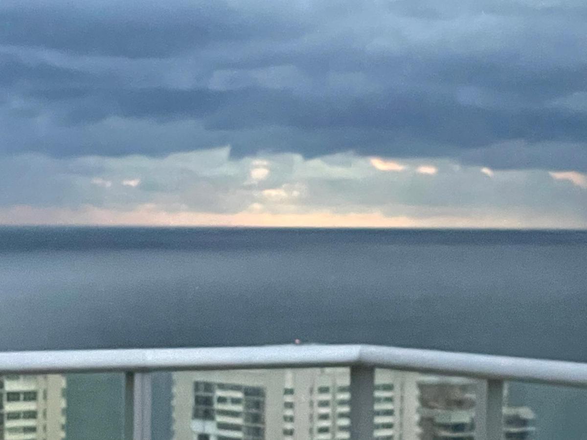 Stunning Penthouse Suite Waterfront 2Bd 2Ba Hallandale Beach Eksteriør bilde
