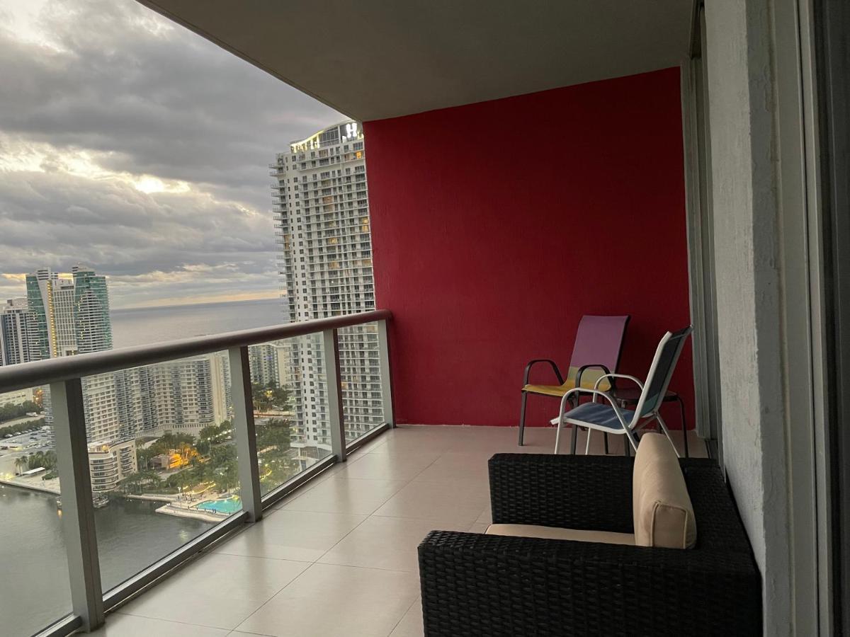 Stunning Penthouse Suite Waterfront 2Bd 2Ba Hallandale Beach Eksteriør bilde