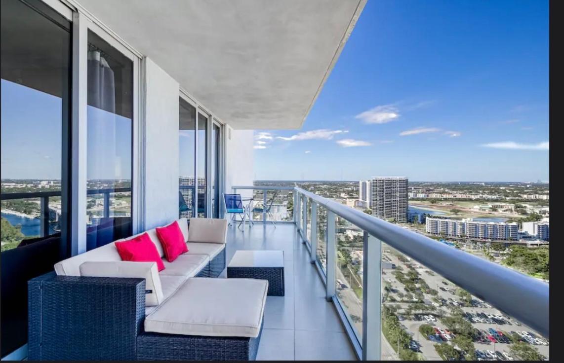 Stunning Penthouse Suite Waterfront 2Bd 2Ba Hallandale Beach Eksteriør bilde