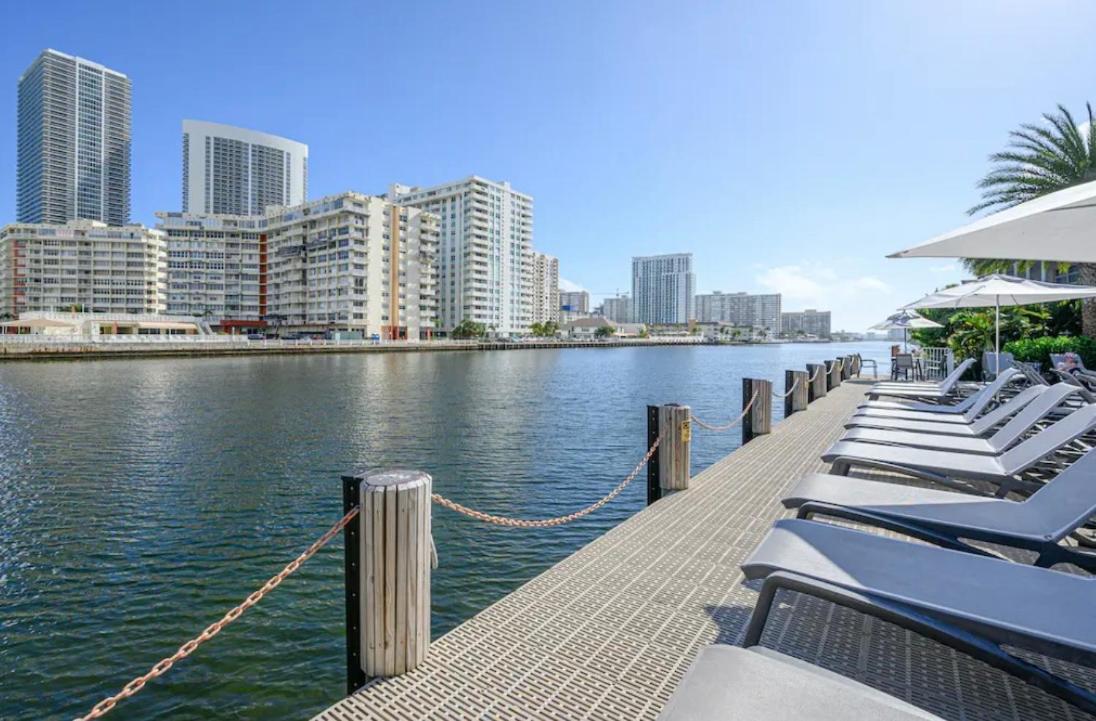 Stunning Penthouse Suite Waterfront 2Bd 2Ba Hallandale Beach Eksteriør bilde